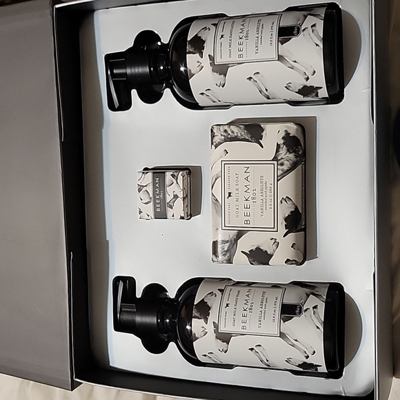 Beekman 1802 Vanilla Absolute Goat Milk 4 Piece Gift Set
